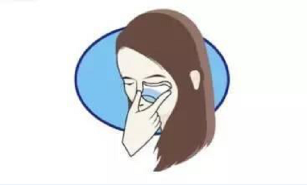 炎炎夏日洗眼液給眼睛“沖涼”？萬誤一時舒爽卻把眼睛置于險境！