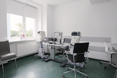 甜食吃多了對眼睛的危害 北京眼科醫院